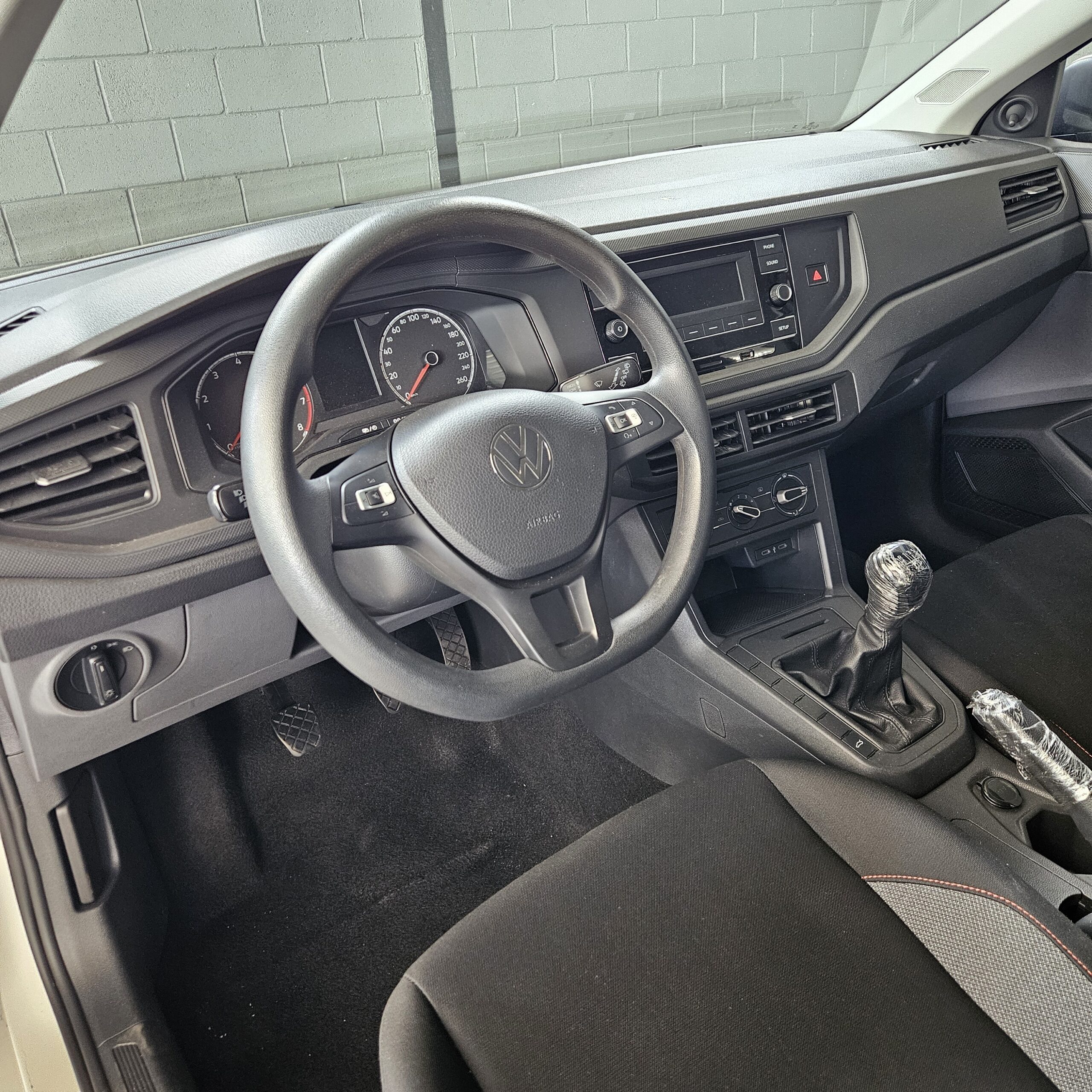 VOLKSWAGEN POLO TRACK 1.0 - Image 8