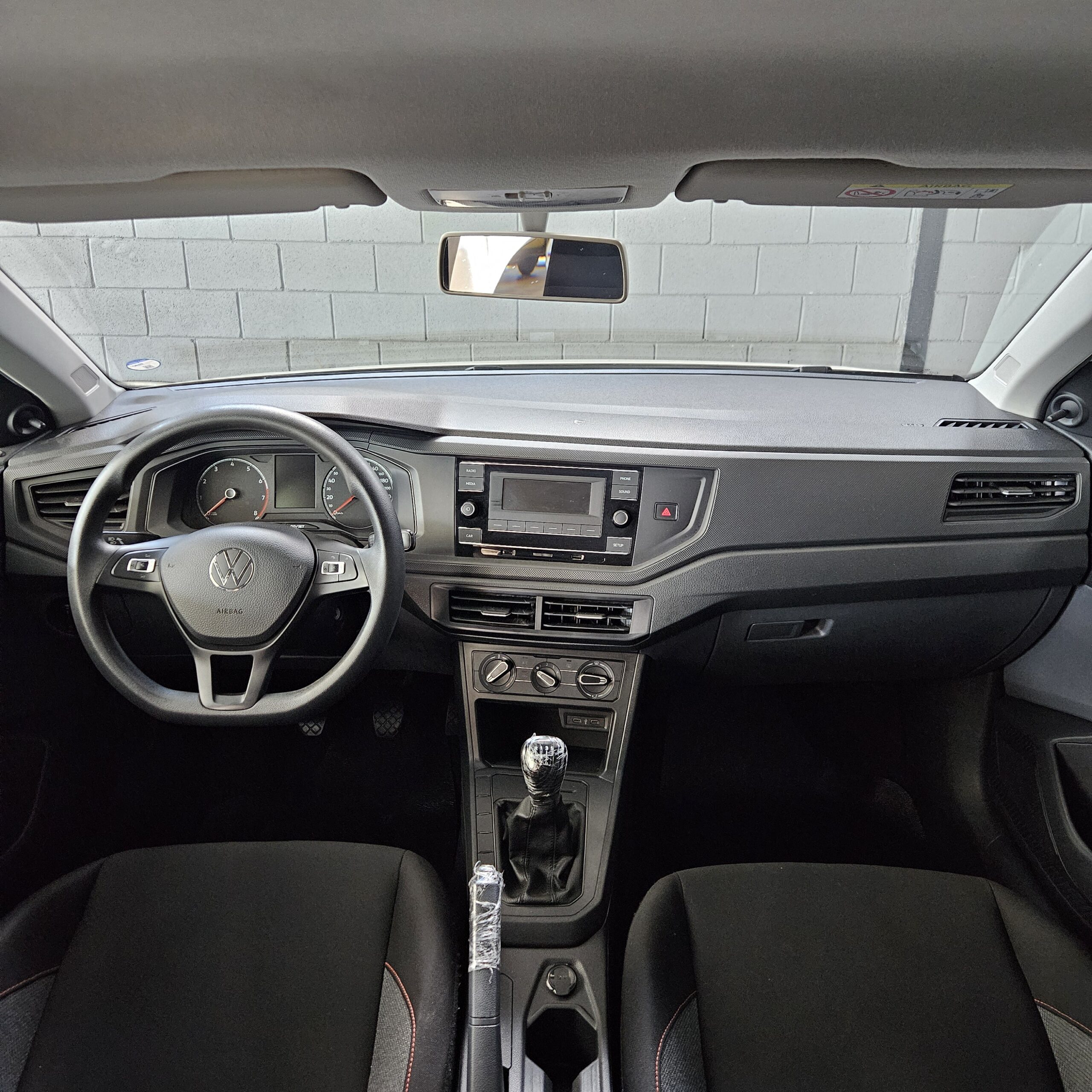 VOLKSWAGEN POLO TRACK 1.0 - Image 9