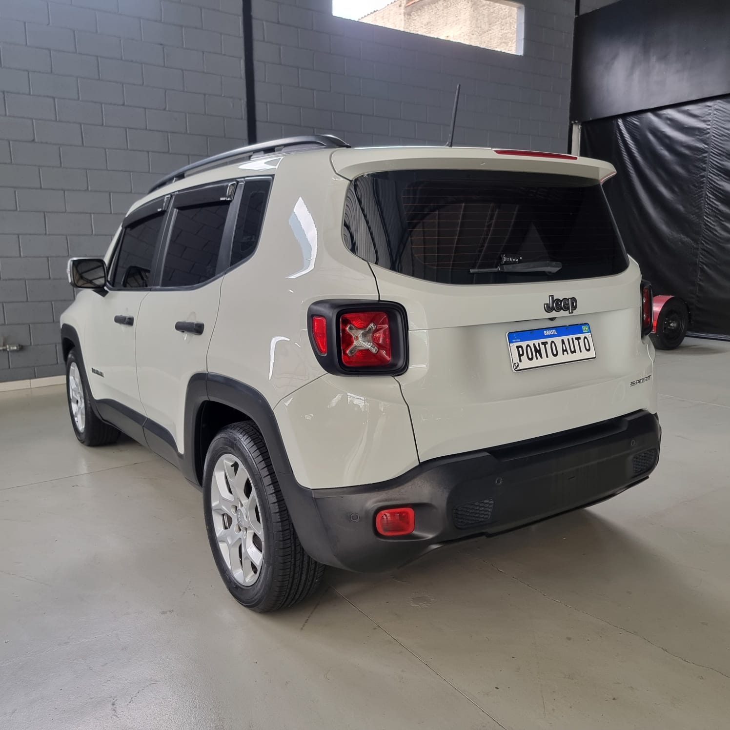 JEEP RENEGADE SPORT 1.8 (AUT) - Image 4