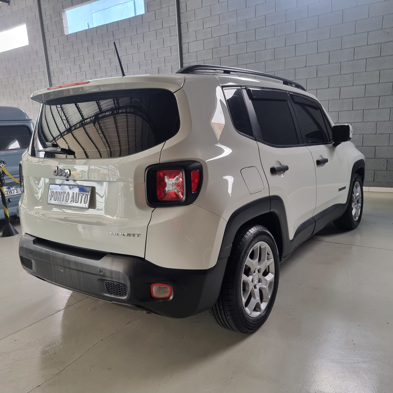 JEEP RENEGADE SPORT 1.8 (AUT) - Image 5