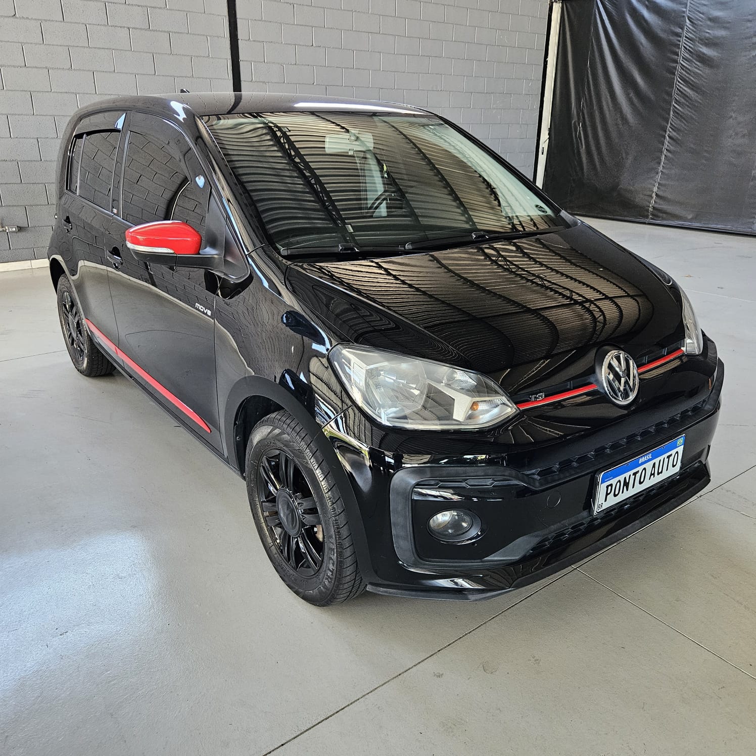 VW UP! 1.0 12v TSI MOVE - Image 2