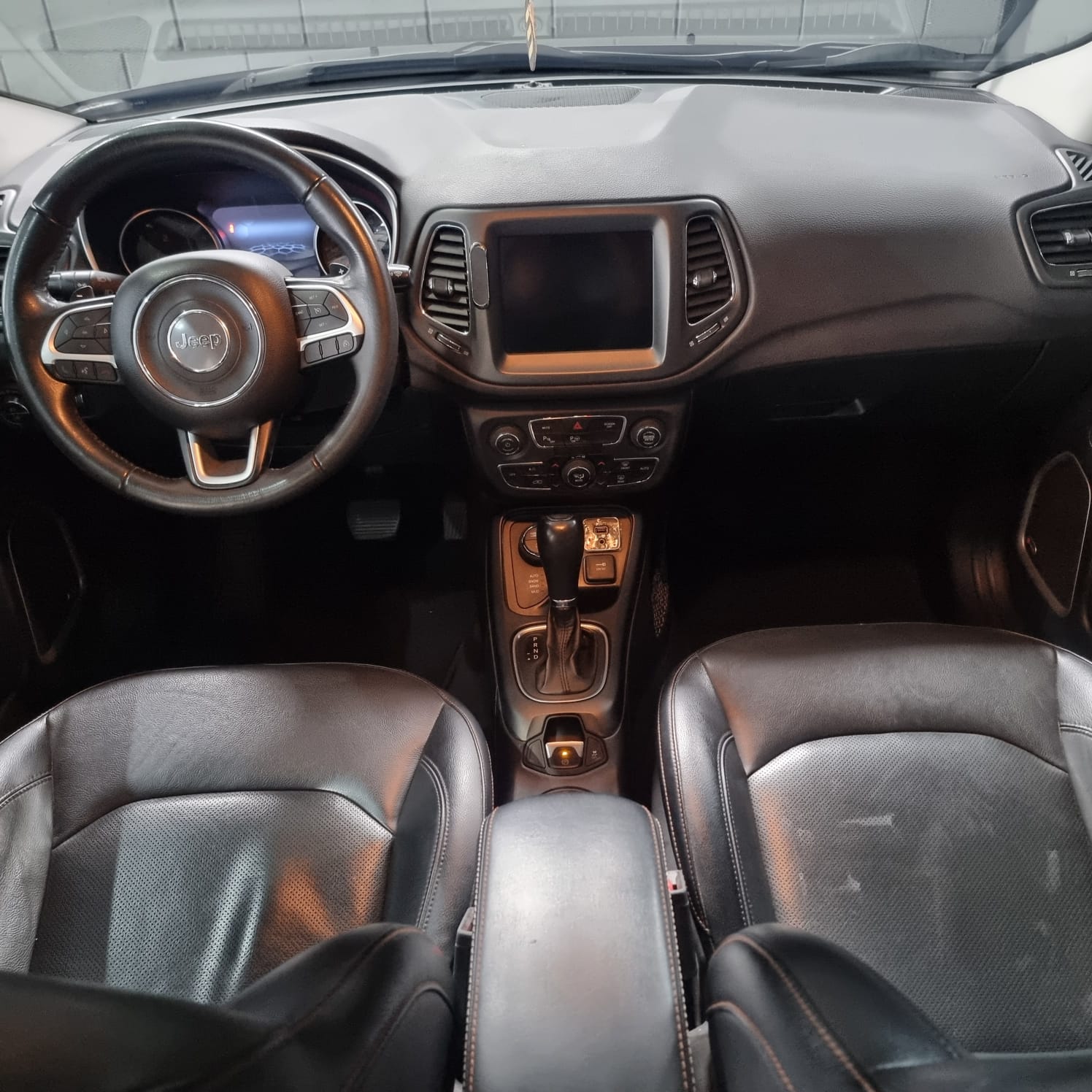 Jeep Compass 2.0 TDI Longitude 4x4 (Aut) - Image 8