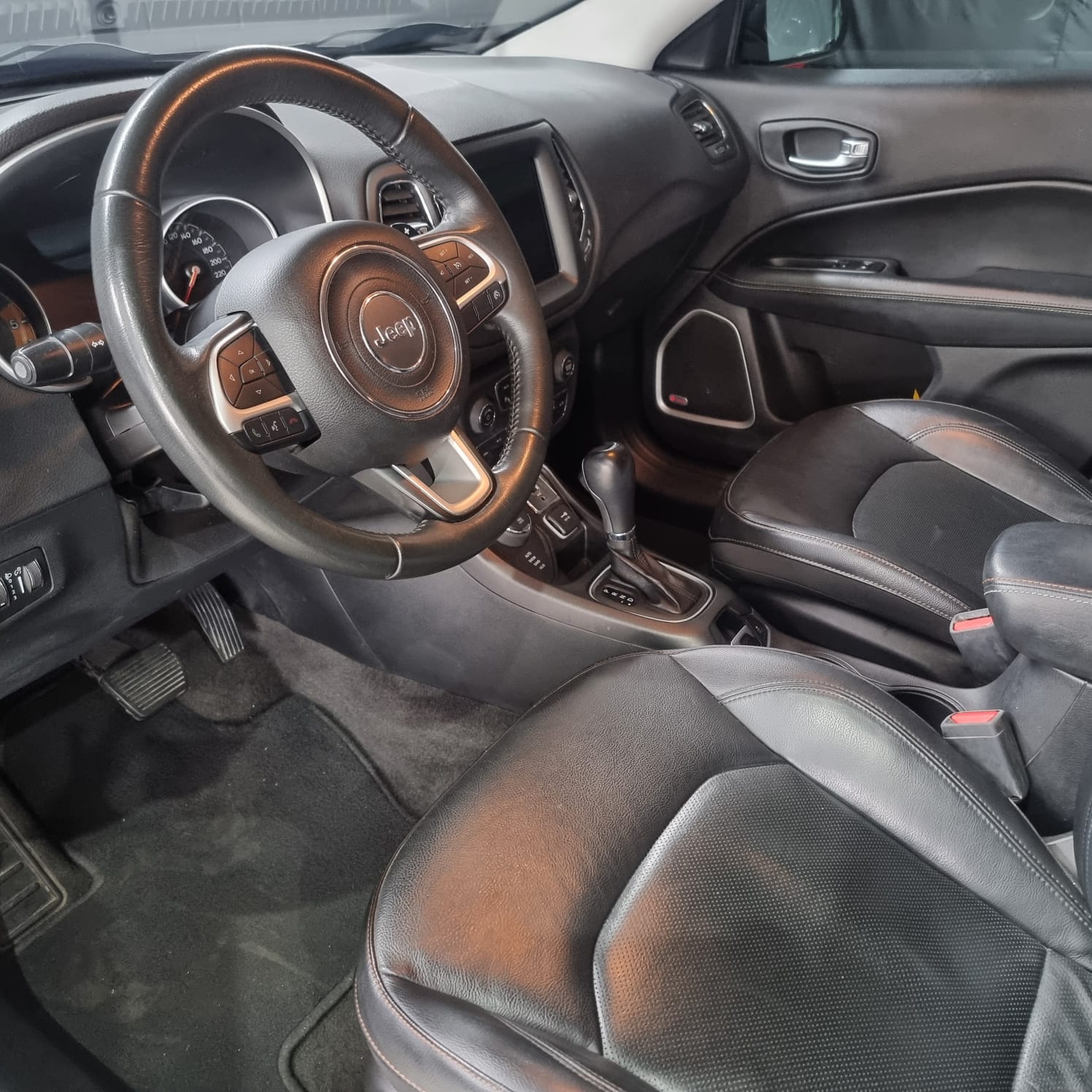 Jeep Compass 2.0 TDI Longitude 4x4 (Aut) - Image 9