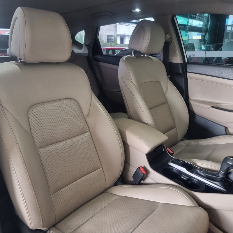 HYUNDAI TUCSON 1.6 T-GDI GLS - Image 9